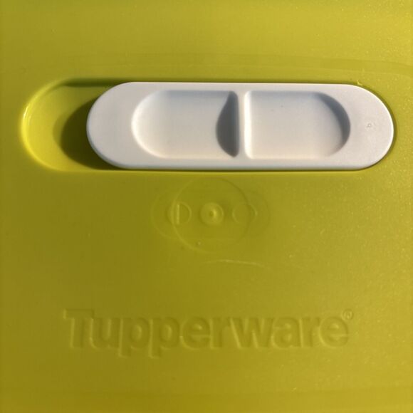 (2) Tupperware FRIDGESMART Deep Containers Fruit Vegetable Savers Fresh 1.75 Qt - Picture 7 of 7